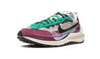 NIKE VaporWaffle Sacai - Villain Red / Neptune Green