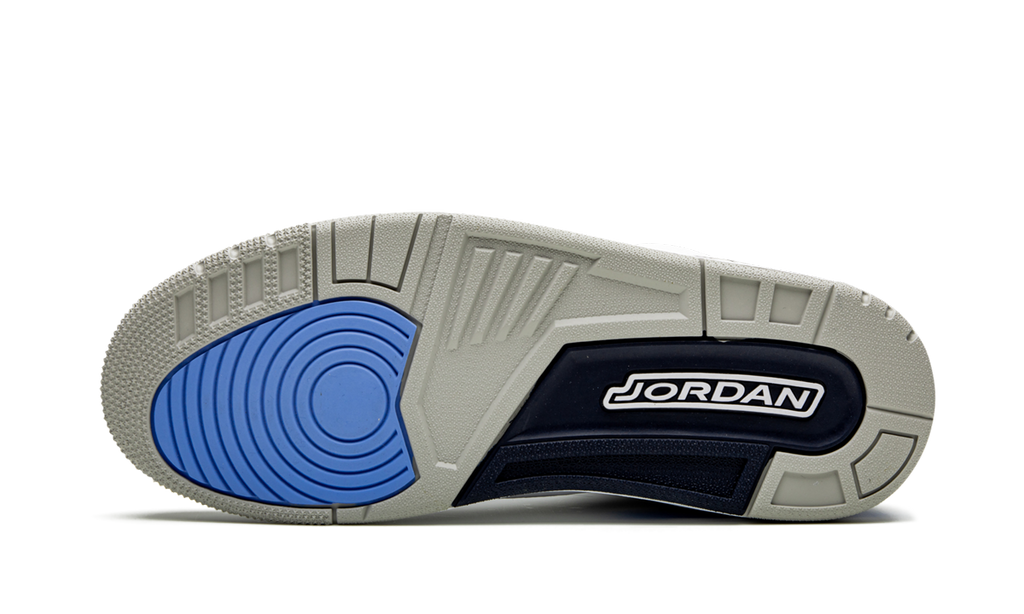 Air Jordan 3 Retro UNC