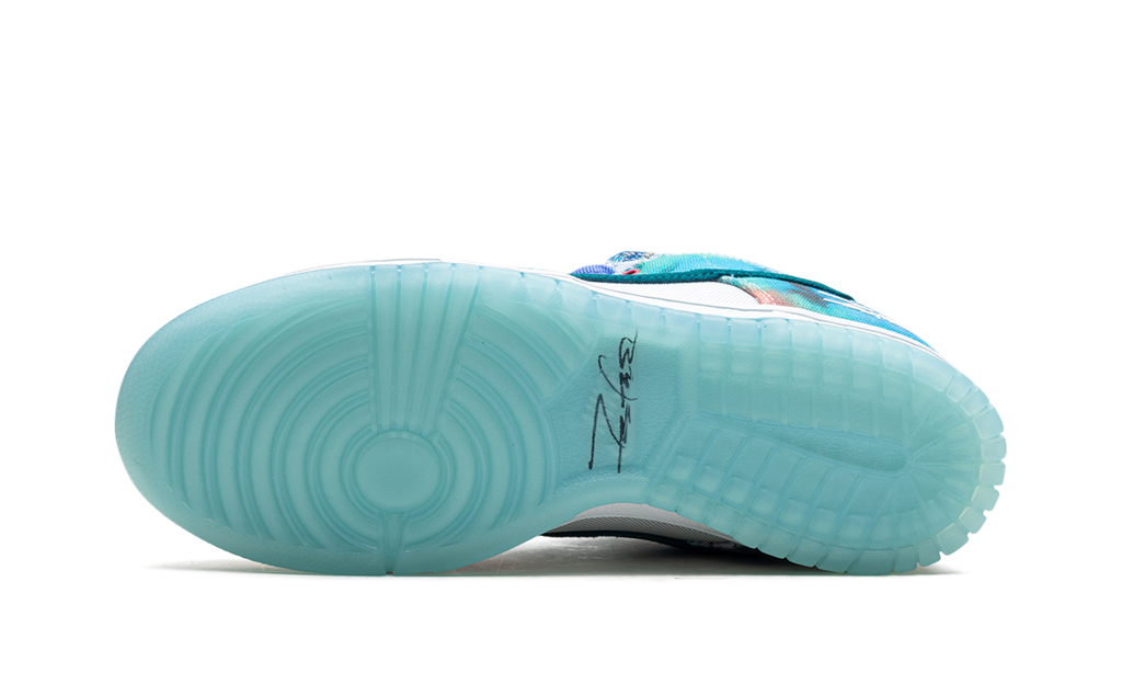 NIKE Dunk Low SB Futura Laboratories - Bleached Aqua